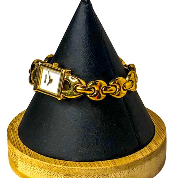 Vintage GUCCI Gold Plated Ladies Swiss Made Dress Watch 1800L - Picture 6 of 17